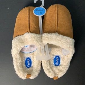 NWT Floopi slippers size Medium 7/8